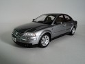 1:18 Welly Volkswagen Passat 2000 Grey Metallic